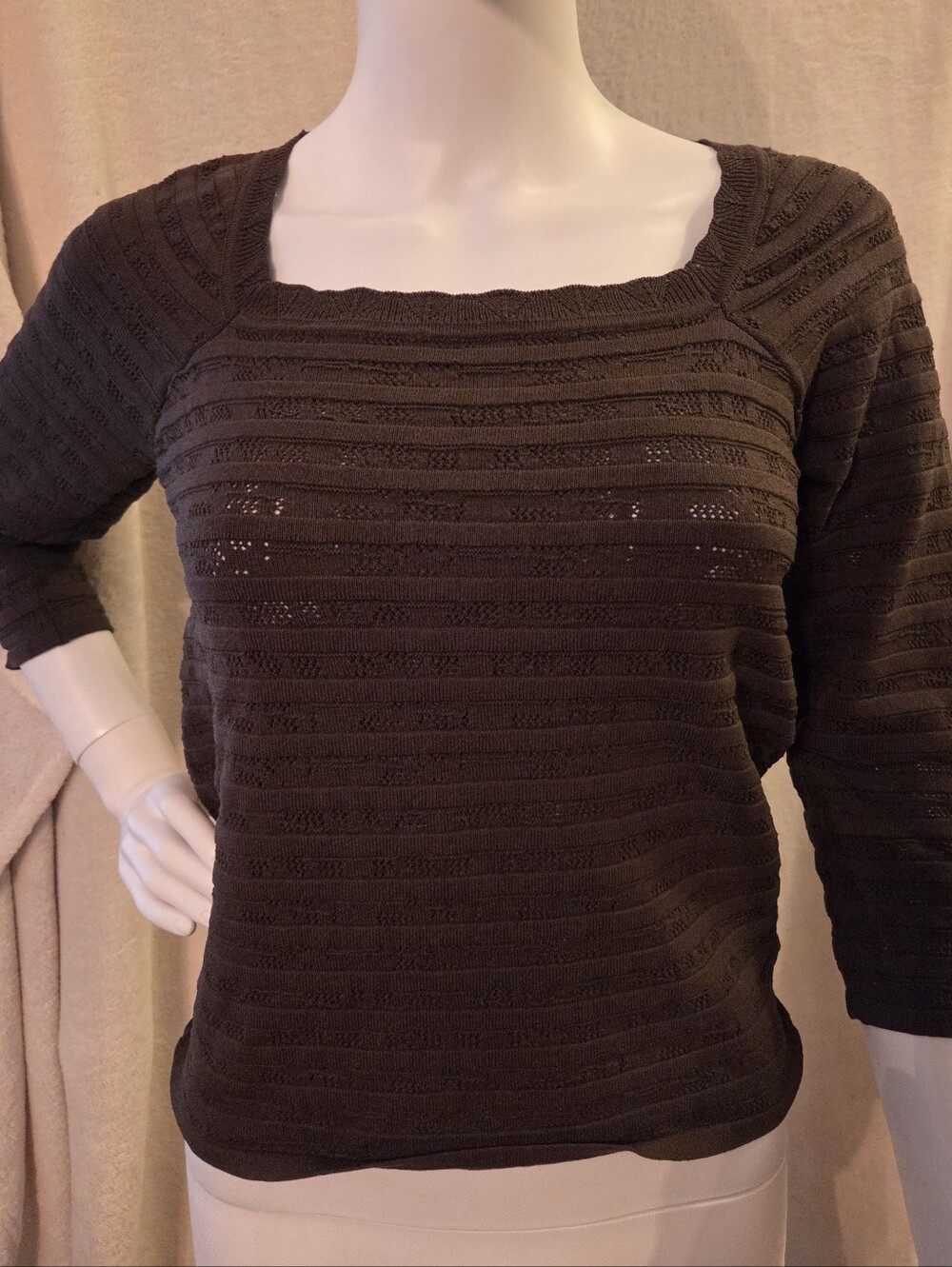 Women’s Crewneck Textured Sweater - Brown